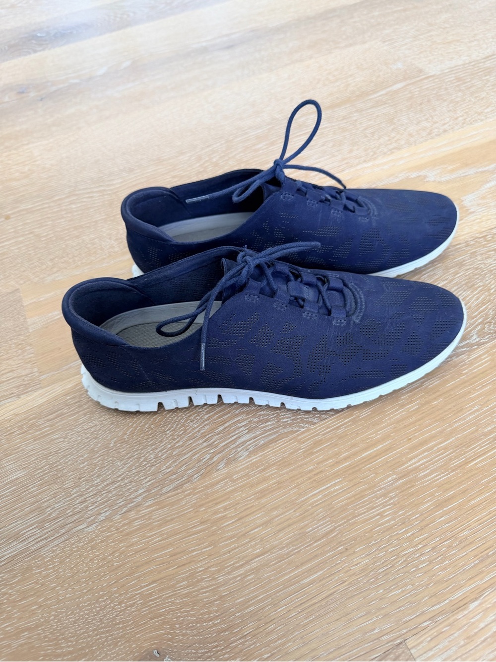 Cole Haan Zero Grand Sneaker, Women’s 8 navy